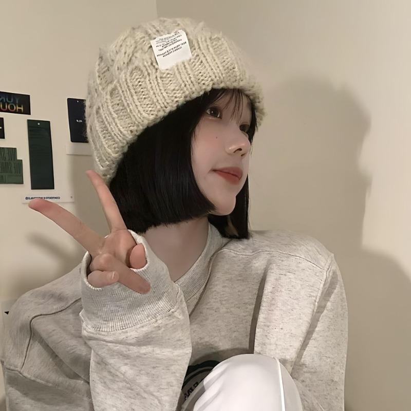 Hat Winter Trend Women's Twist Versatile Outdoor Pullover Hat Small Wool Hat for Primary School Students Warm Knitted Hat