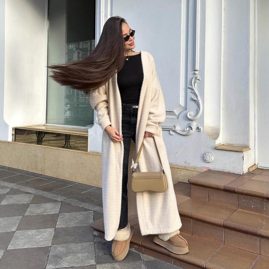 Autumn 2025 Women's Fashion: Warm, Versatile Knitted Cardigan Sweater