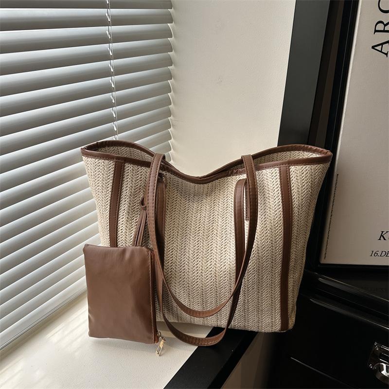 Fashionable Casual Single-shoulder Niche Design with High-quality and Trendy Minimalist Tote Bag