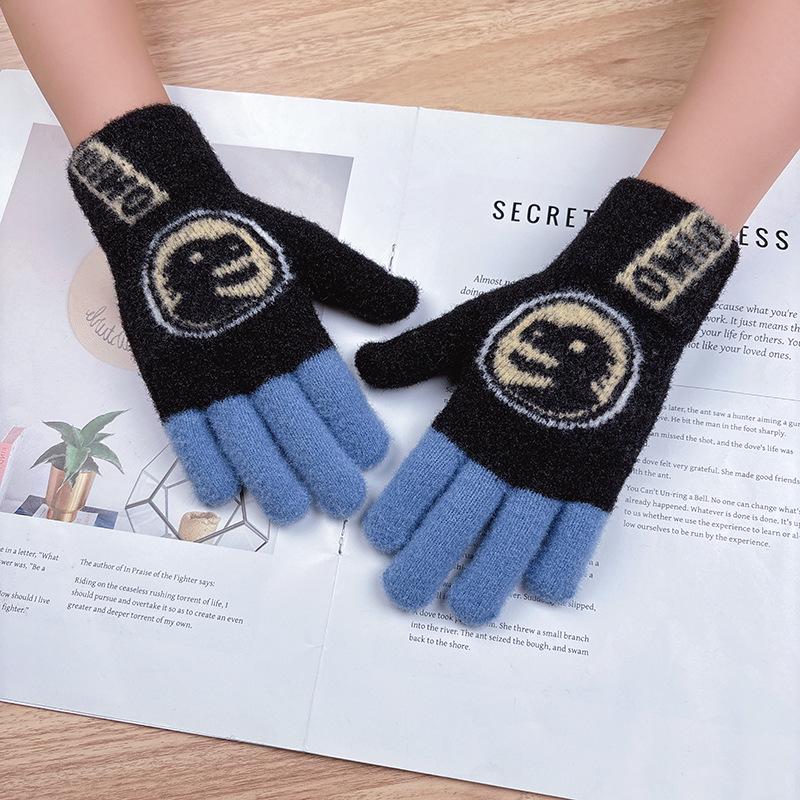 Kids' Cool Winter Knitted Gloves - Boys' Stylish Five-Finger Cold-Proof Design for Small & Medium-Sized Children