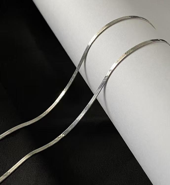 New Popular Necklace for Women, with a Niche and Luxurious Design, Suitable for Daily Gatherings