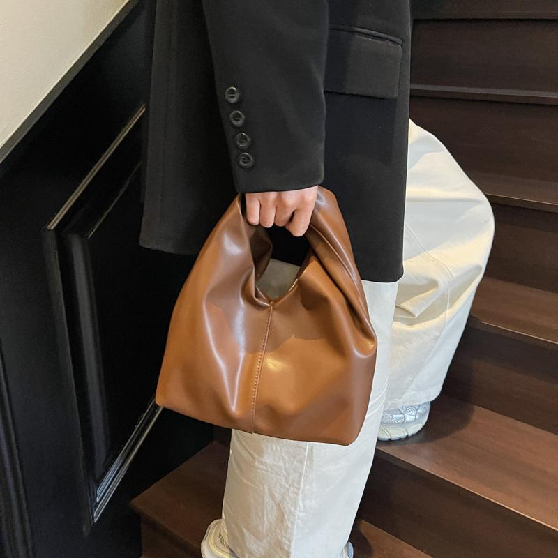 Lazy Wind Casual Cloud Bag Commuter Wind Women's Bag 2025 Spring and Summer New Trend Personalized Simple Handbag Women