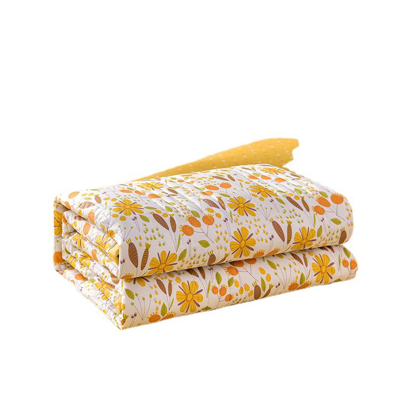 Gift Box: Washed Cotton Summer Quilt - Perfect for Anniversaries and Cool Nights