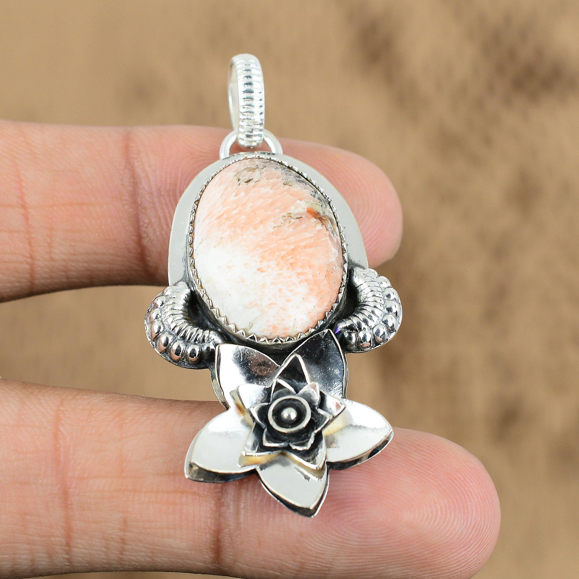 

Memorial Day Sale 925 Silver Oval Scolecite Stone Ethnic Flower Pendant Jewelry