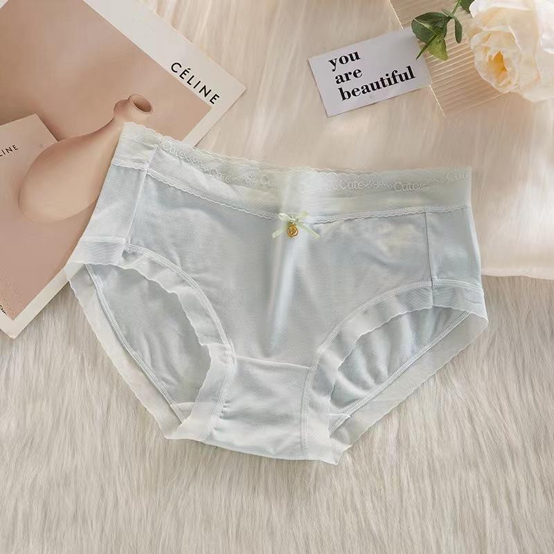 Plus Size Ladies Spring and Summer Lace Cotton File Comfortable Breathable No Mark Middle Waist Triangle Briefs