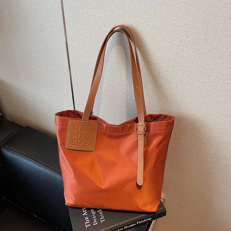 Women's 2025 Autumn Versatile Large-Capacity High-End Commuting Shoulder Tote Bag