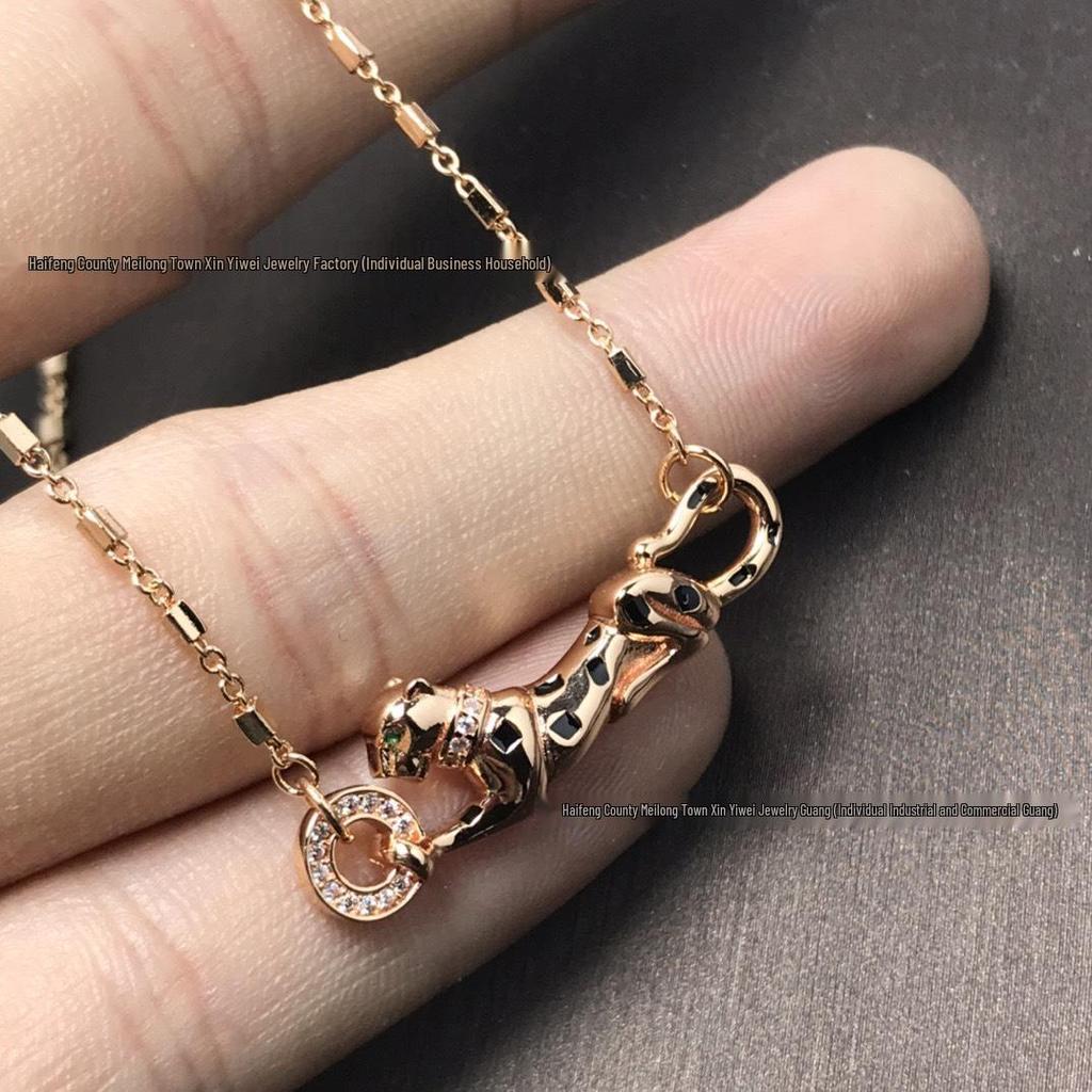 Luxury European/American Cross-Border Full Diamond Studded Reclining Leopard Necklace with Shy Leopard Pendant