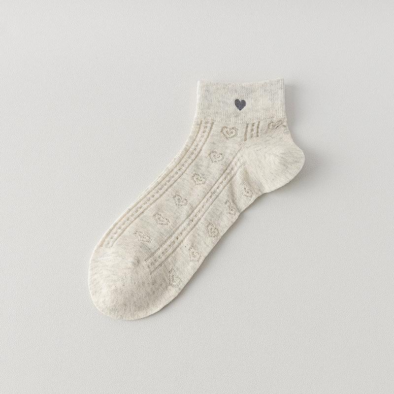 Women's Spring and Summer Thin Cotton Socks, Short Socks, Sweat-absorbing and Breathable Boneless Socks, Mesh Heart-shaped Embroidered Socks