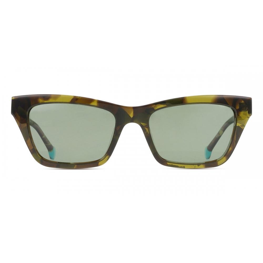 

Женские солнцезащитные очки Bulget G21p Bgy9004 Shiny Green Tortoise/50-17-132