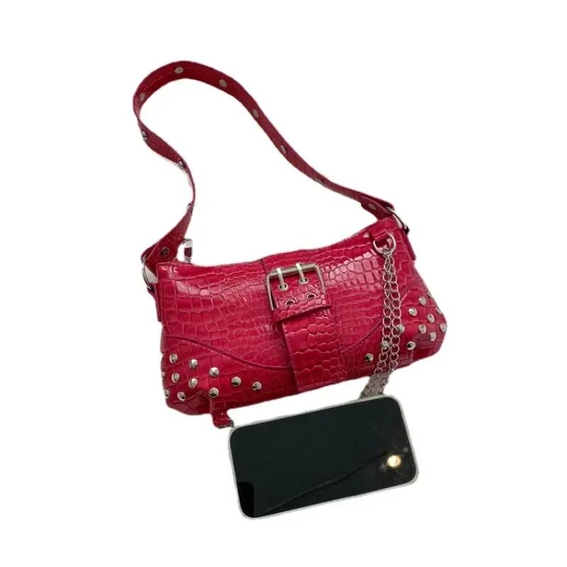 Модні жіночі сумки на плече. Нові високоякісні гарячі розпродажі. Дозвілля. Універсальний тренд. Молодіжні жіночі сумки на блискавці та заклепках.