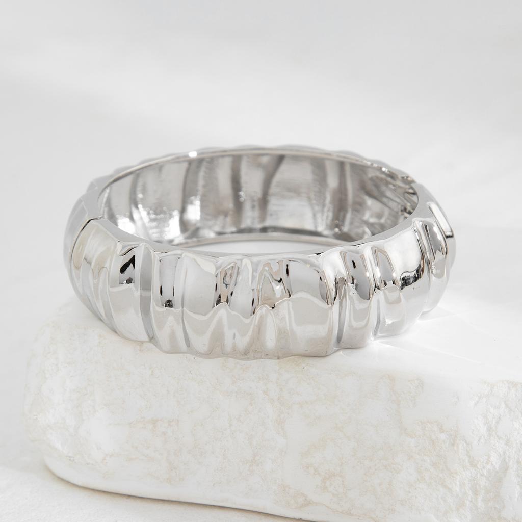 Salircon Unique Design Irregular Geometric Metal Bangles for Women Elegant Classic Oval Imitation Pearl Open Bracelets Jewelry