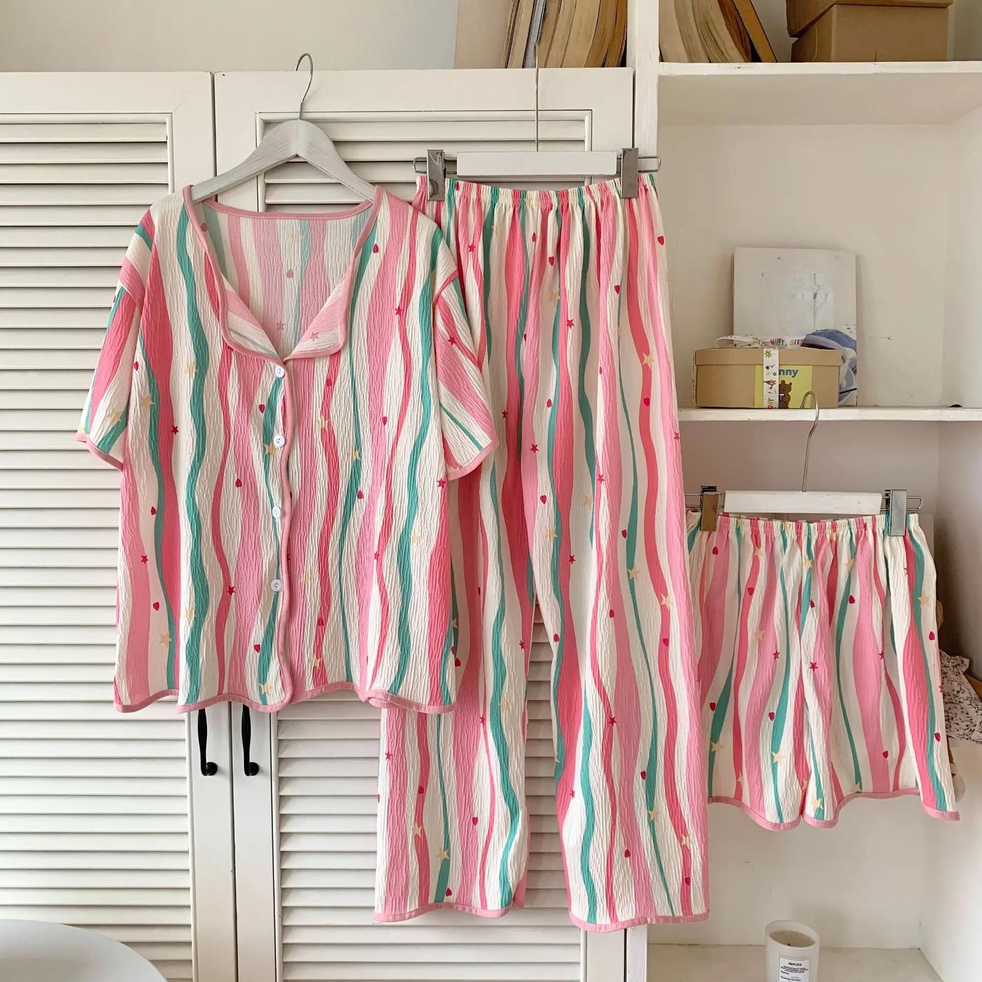 

Весна-лето, новая женская пижама из трех предметов, одежда для отдыха, кардиган с пузырьками и жатым узором, милый мультяшный летний комплект пижамы для отдыха M