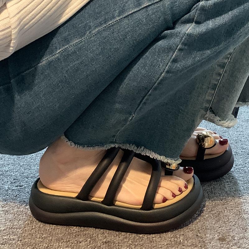 Summer 2025 Fashion Thick-soled Pinch Beach Shoes Outer Wear with Skirt Sandals Stepping On Shit Cover Toe Slippers Women's Models