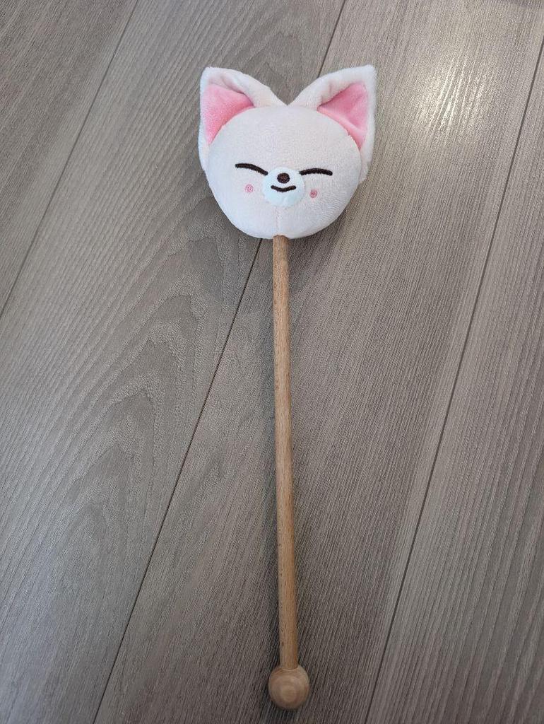 [USED] straykids I.N. shoulder massager