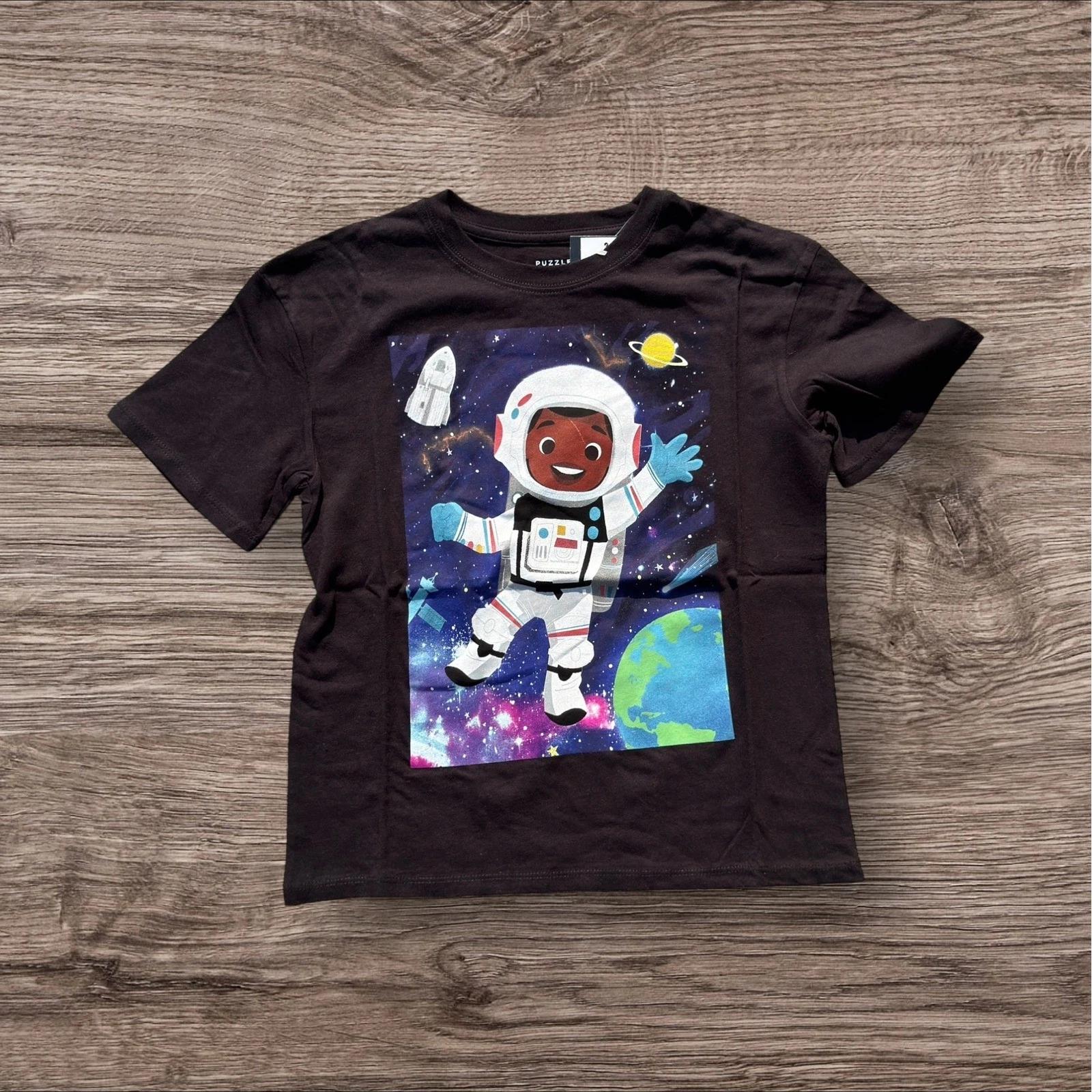 Grayson Kids Puzzle Huddle Astronaut Space Graphic Tee Black Shirt Size M NEW M