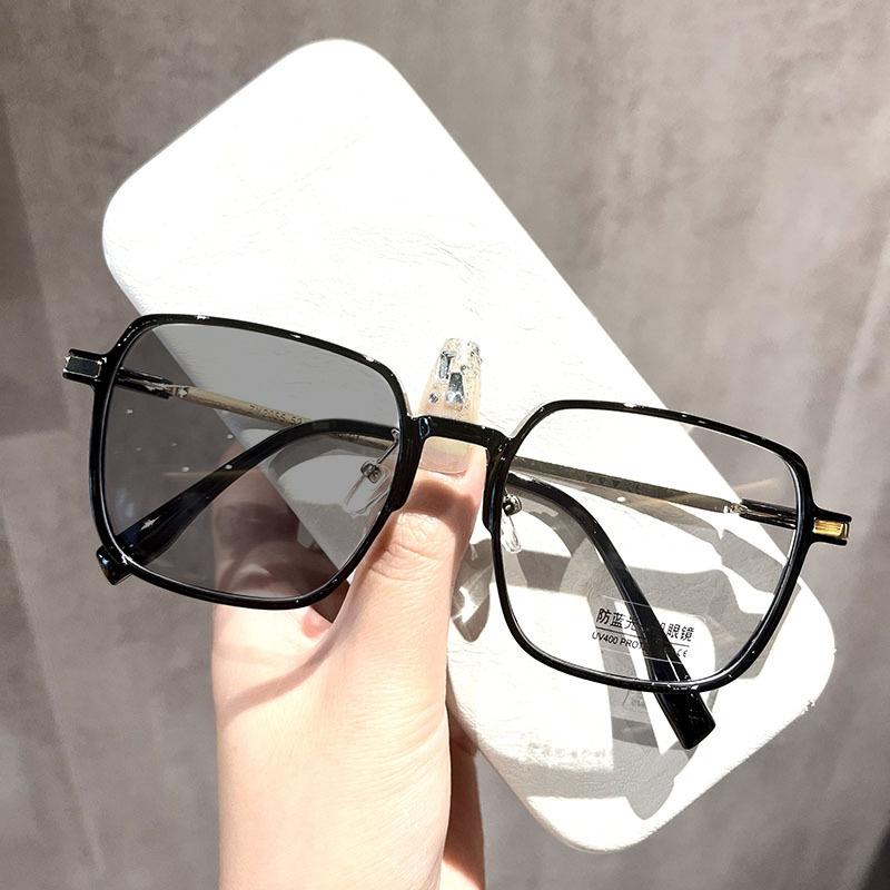 Luxury Pochromic Myopia Glasses Men Women Trendy Square Minus Diopter Eyewear Retro Discoloration Near Sight Eyeglasses