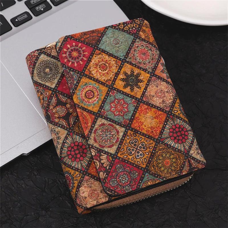 Fashionable Retro Short Wallet Multifunctional And Versatile Card Holder, Ready To Go Out And Grab The Bag Together