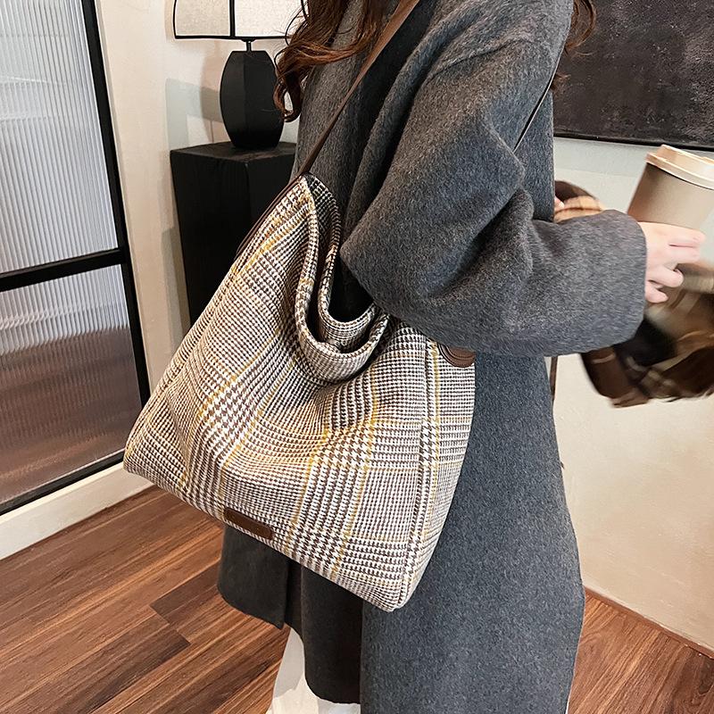 

Suede leopard print bag women s 2025 new shoulder bag autumn and winter tote bag large-capacity work commuter women s bag хаки