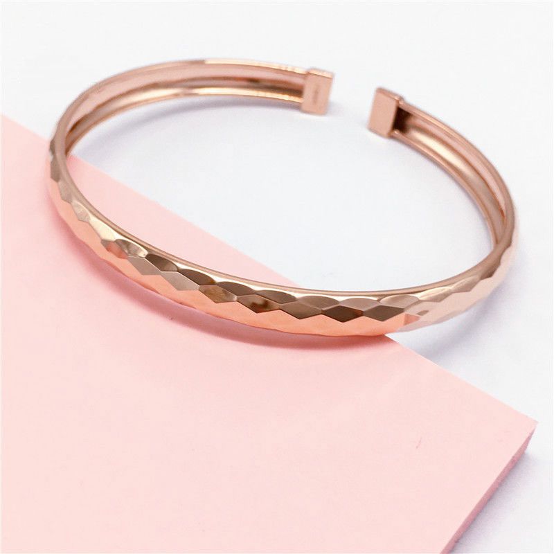 Фиолетовый Золотой Лазерный Блестящий Браслет Простой Высококлассный Позолоченный Розовым Золотом Открытый Дизайн Украшения (about 18cm)