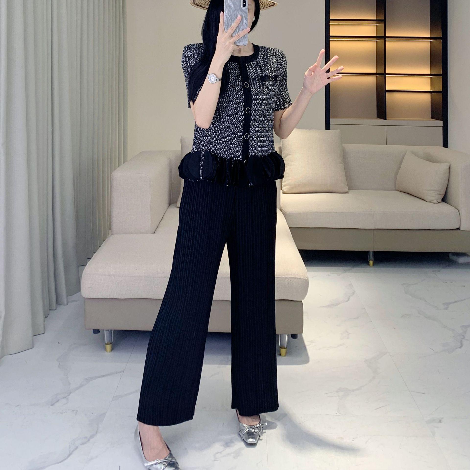 

Women s Pleated Ruffle Cardigan and Straight-Leg Pants Set One Size [Approx. 45-75 kg]