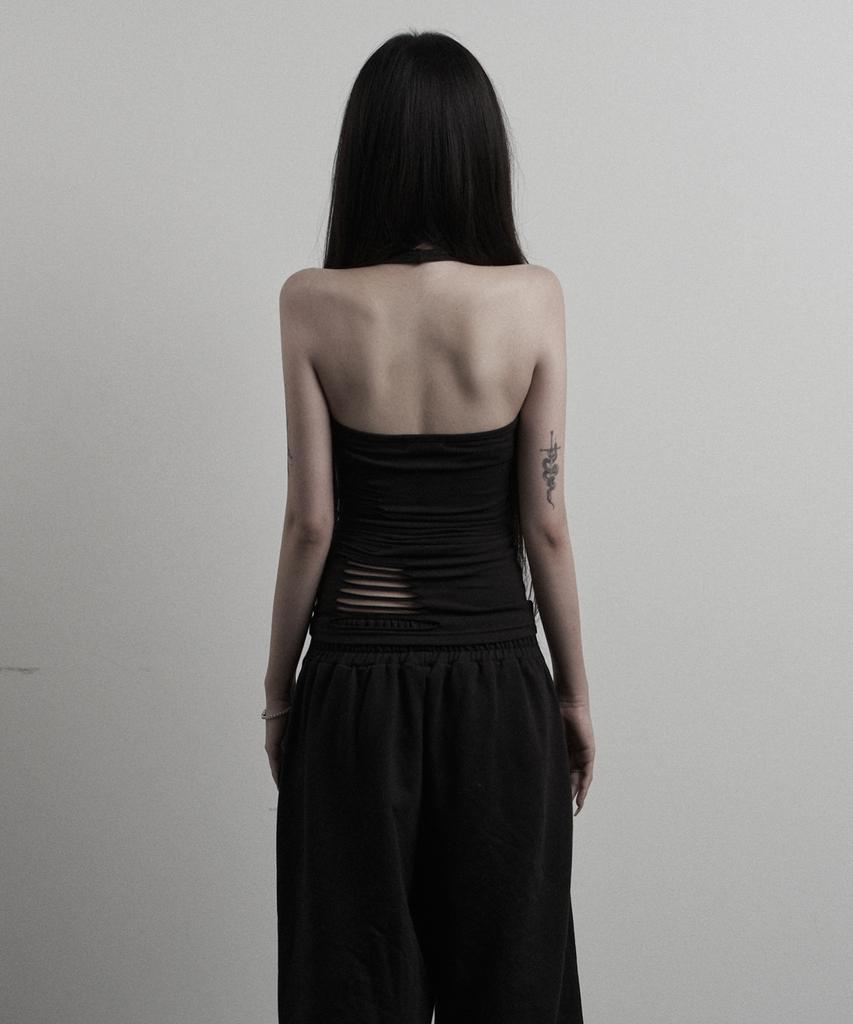 URBANUNIQUE LABEL Hand-Cut Damaged Halterneck Sleeveless (Black)