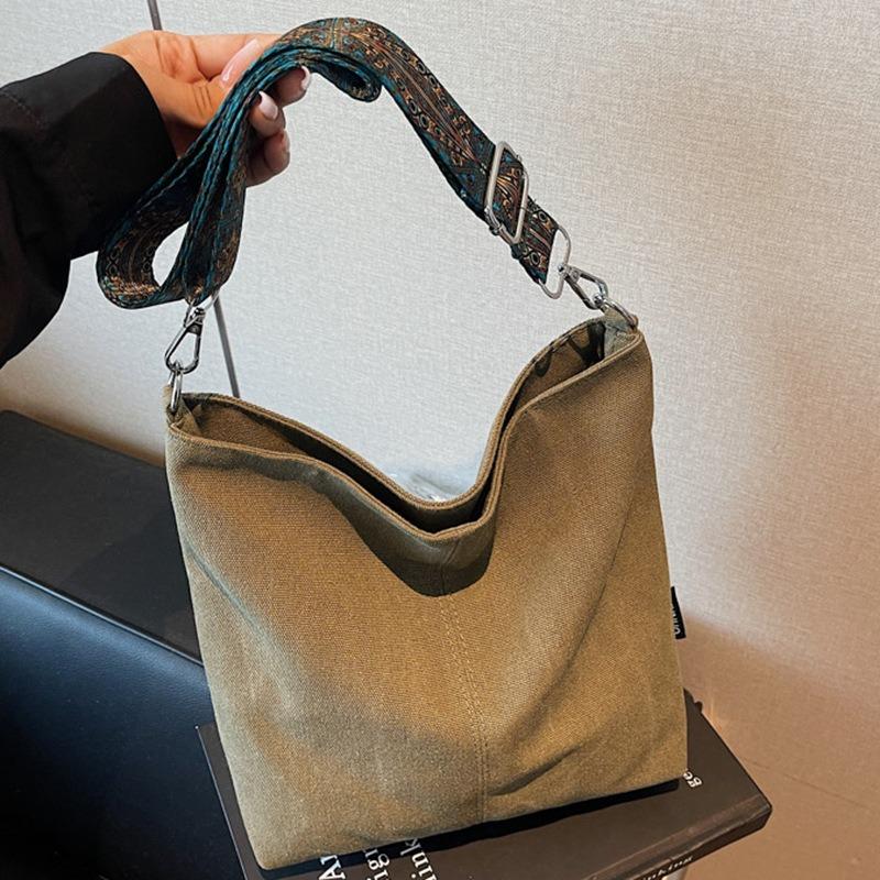 Large-capacity bag women's autumn new retro broadband shoulder messenger bag textured commuter bucket bag