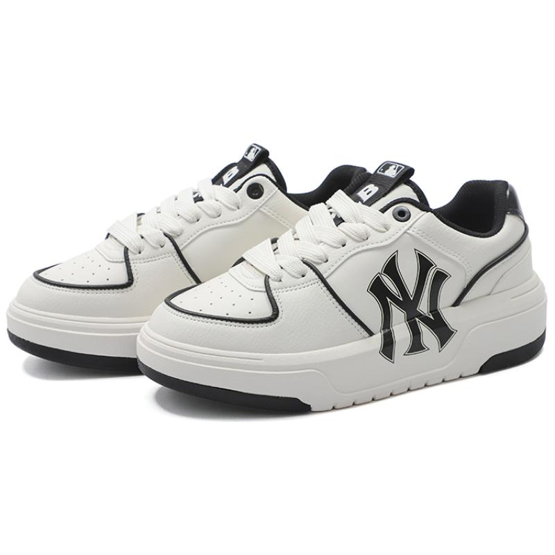 MLB Chunky Liner New York Yankees White Black Sneakers 3ASXCA12N-50WHS