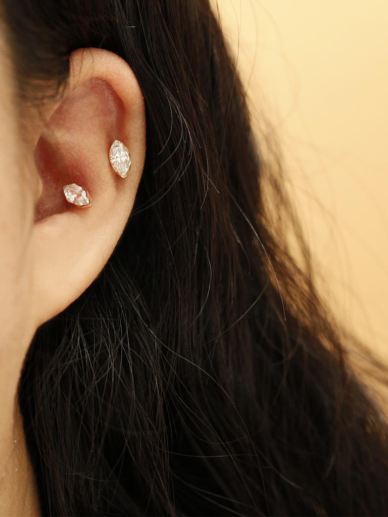 Minimalpiercing 14K Point Boat Cubic Piercing Earrings