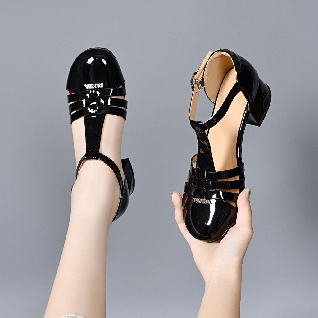 Sandals Women's Summer New Round Head Hollow T-button Thick Heel Hollow Woven Women's Sandals