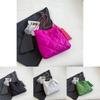 Trendige Schulter-Tragetasche für Damen in Schwarz, Beige, Grün und Fuchsia für den Herbst