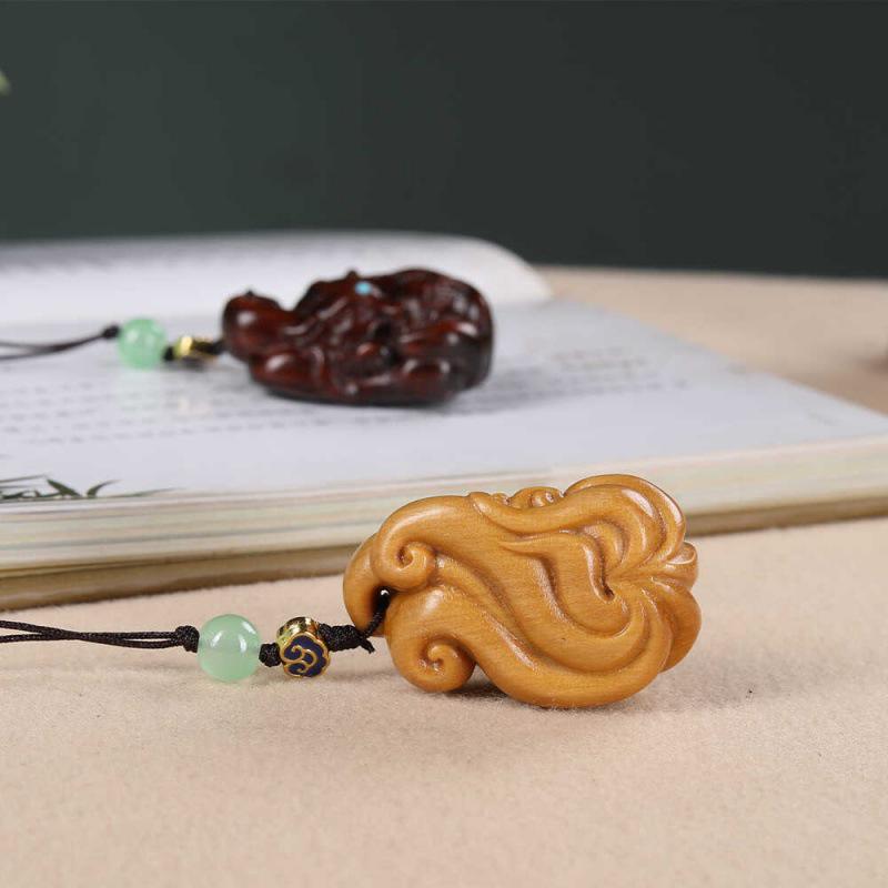 Sandalwood Nine-Tailed Fox Pendant: Retro Keychain & Phone Charm Gift