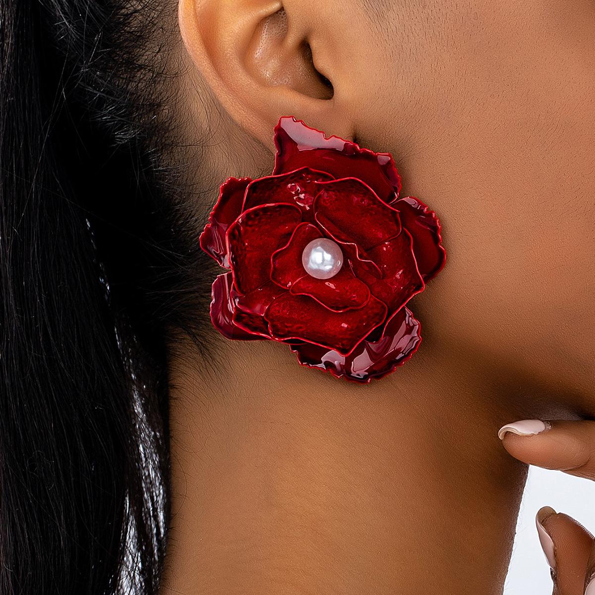 

Модные серьги-подвески для женщин красный