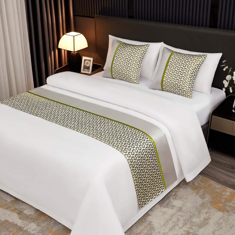 Light Luxury High-end Hotel Bed Flags Vintage Decorative Scarves Bedding Same Style Pillowcase European Style Wedding Room Home Decorat Bed Tail Towel