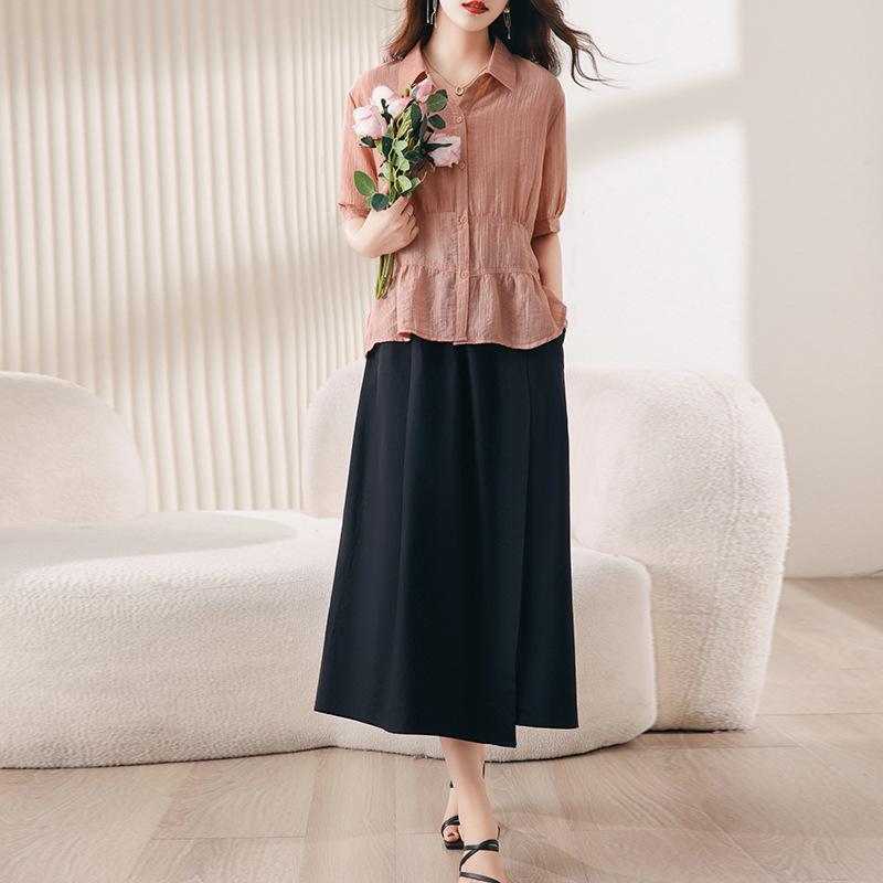 

Модный летний юбочный костюм: Стройный костюм-двойка со стильным полуоткрытым воротником для молодых мам XXL