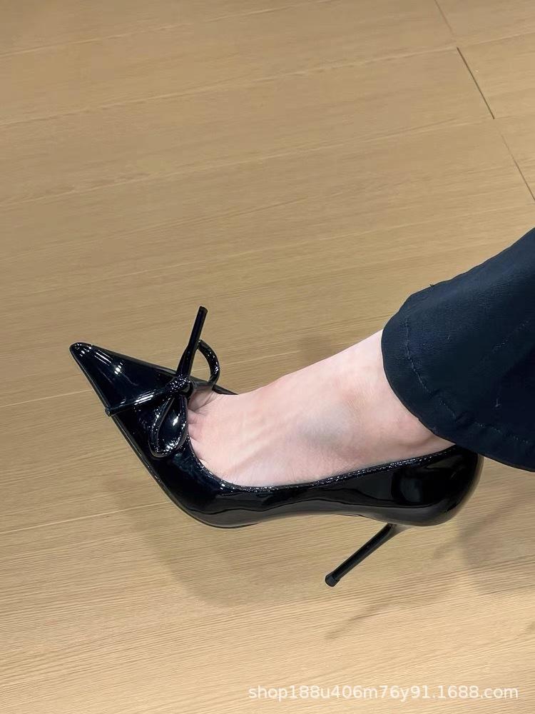 

[Spot] Beautiful high heels women s bow temperament versatile black sexy pointed light mouth single shoes new 40