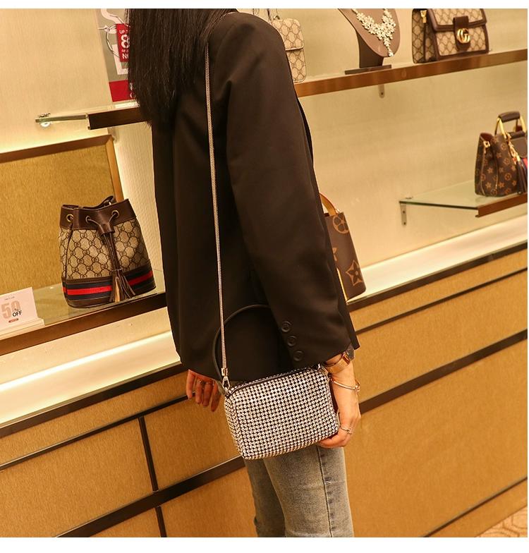 Сумка с блестящими бриллиантами — фото 6