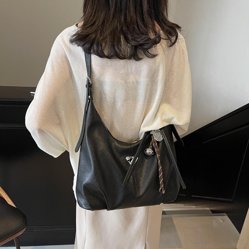 Herbst und Winter neuer Trend Mode lässige Tragetasche Damen 2025 retro vielseitig große Kapazität Schultertasche