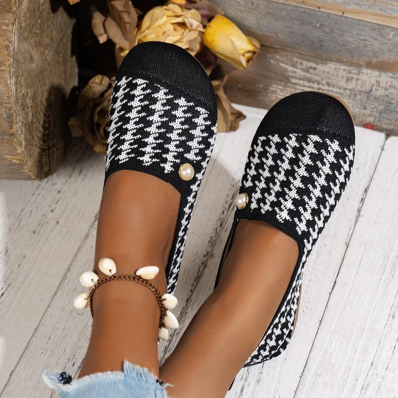 Women’s Round Toe Loafers Pearl Embellished Slip-On Breathable Casual Flats