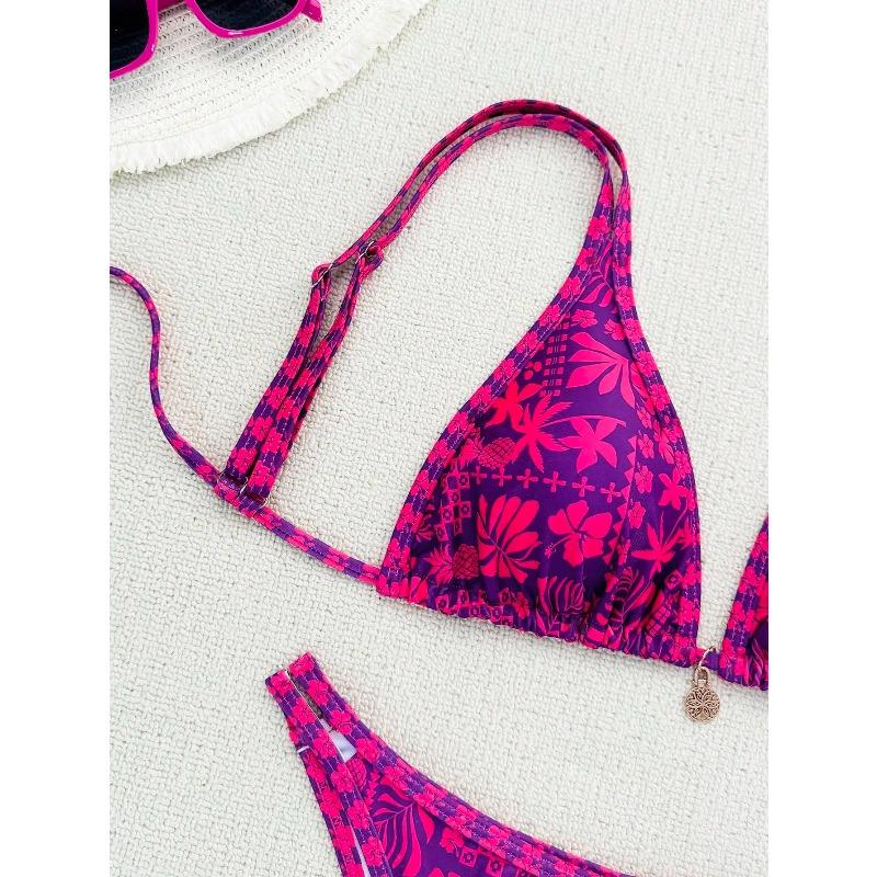 Summer purple red mature beautiful bikini set suitable for women to take photos by the sea