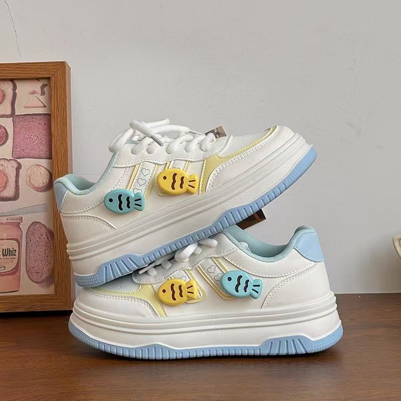 Original explosive change niche bread shoes women's 2025 spring new thick-soled small fish versatile trend board shoes little white shoes women