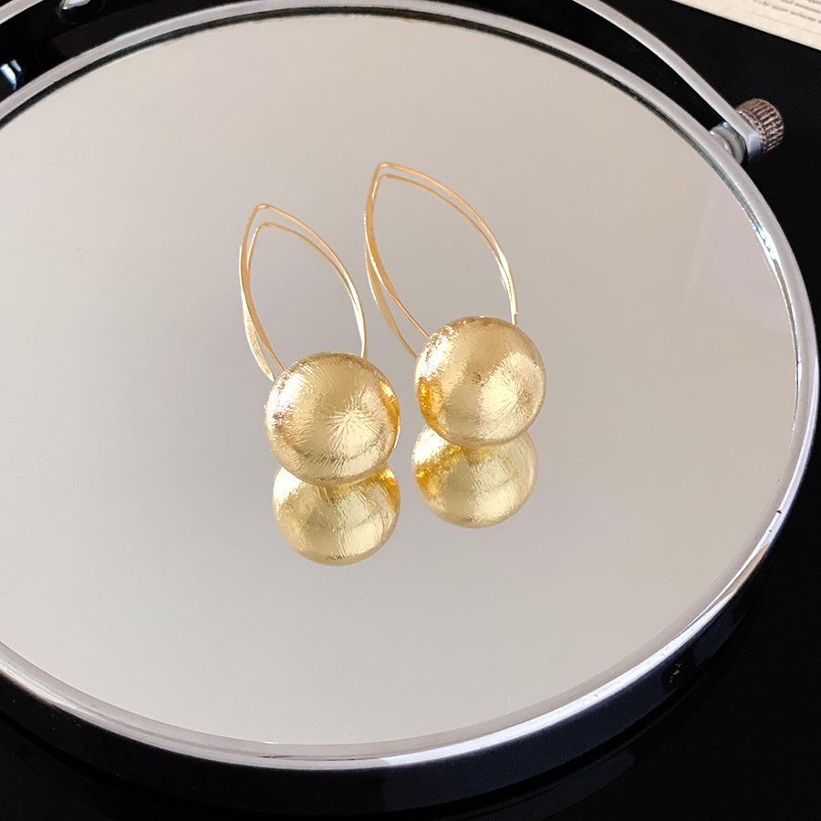 

European and American exaggerated spray paint round pattern pendant ear hook explosion earrings femininity earrings design sense niche
