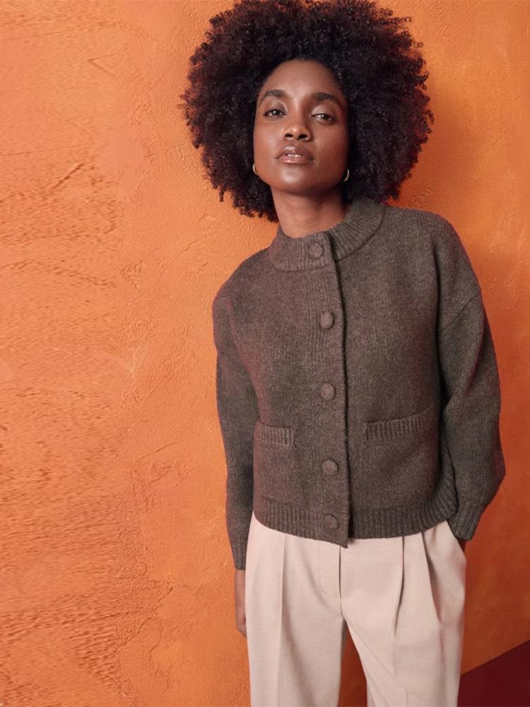 European-American Women's Single-Breasted Crew Neck Knitted Cardigan Sweater - Autumn 2025 Collection