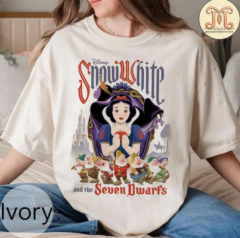 Retro 90s Disney Snow White Vintage Style Disney Tee Snow White  The Seven Dwarfs Magic Kingdom Outfit Shirt S