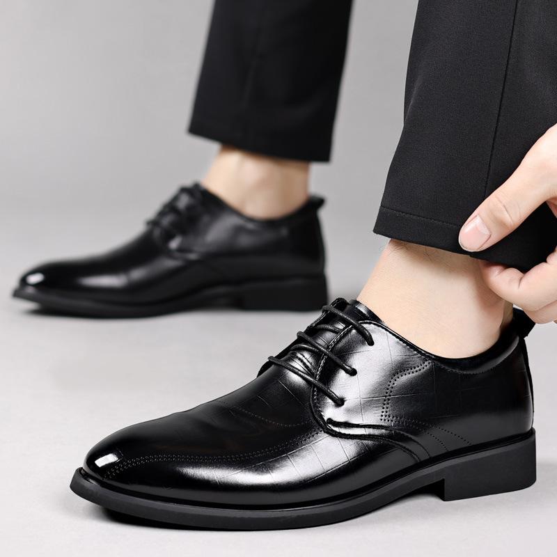 Men's 2025 new glossy business shoes fashion British style dress leather shoes men's shoes business casual shoes