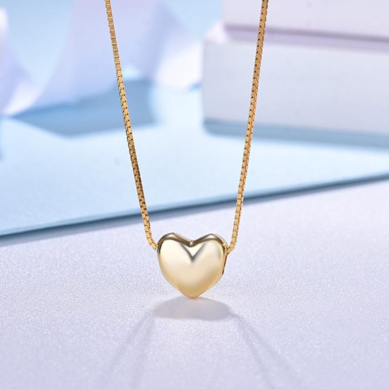 Peach Love Heart-shaped Necklace for Women, Japanese and Korean Simple and Fashionable Temperament Short Pendant Clavicle Chain Neck and Neck Chain