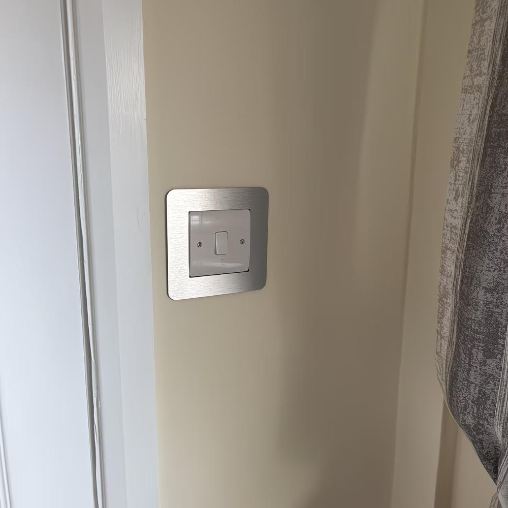 1/4 peças Tipo Fivela Anti-Sujeira Não Adesivo à Prova de Poeira Capa Protetora de Interruptor Adesivo de Parede para Tomada para Decoração de Sala de Estar em Casa