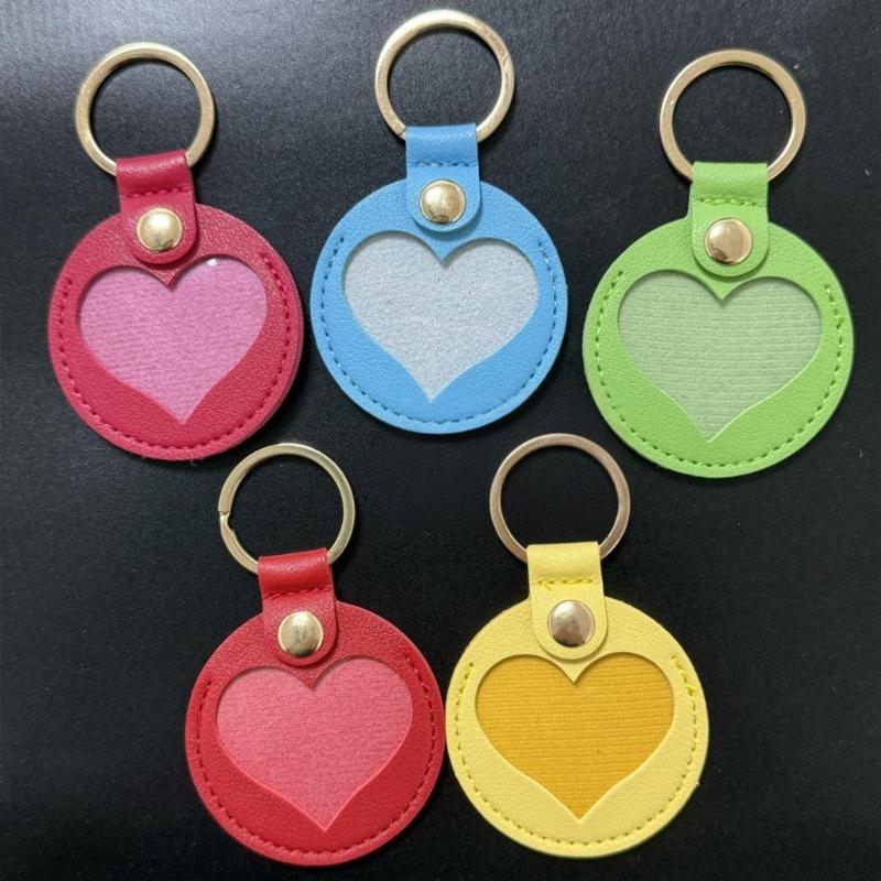 PU Leather Pet Hair Protector Keychain Heart Shaped Design Bag Hanging Decoration Lightweight Accessory For Keys