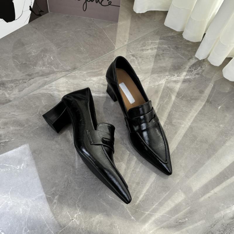Women Leather Shoes 2026 Spring British Retro Square Heel Pointed Toe French Dress Shoes Elegant High Quality High Heels Loafers