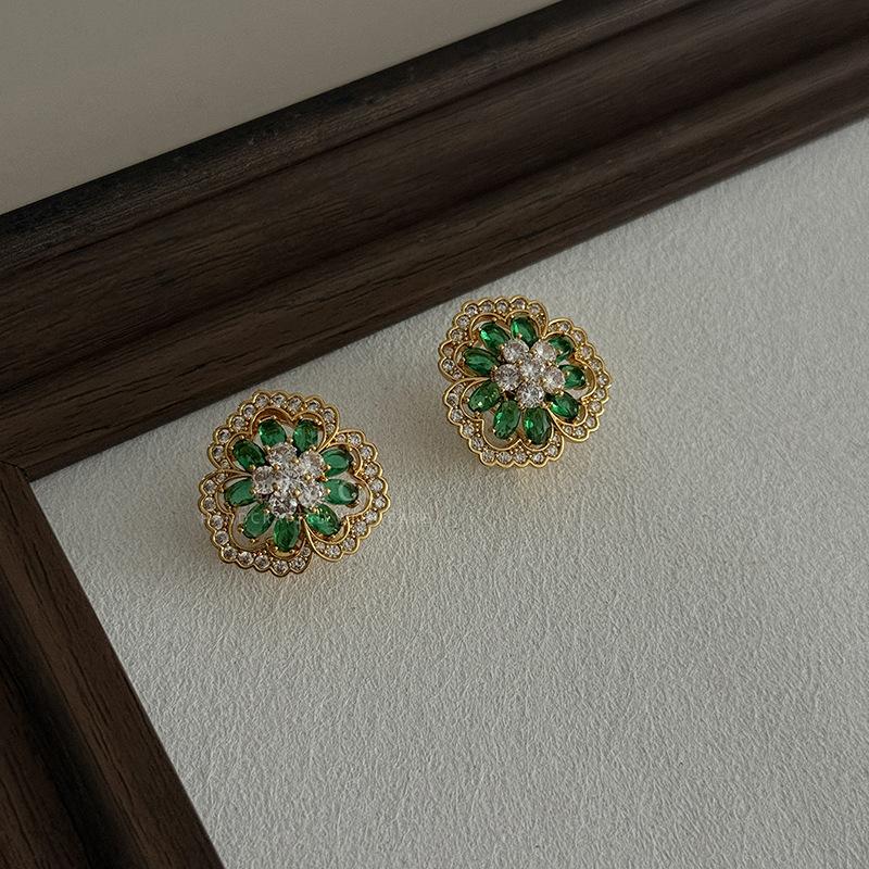 Light luxury emerald zircon pattern stud earrings hollow engraving retro court atmosphere earrings bright luster stud earrings