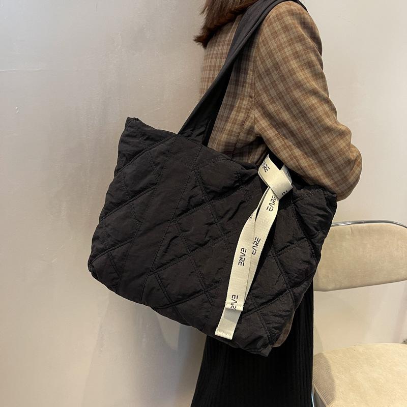 Leisure Down Bag  Women's Shoulder Bag Autumn and Winter Linggetote Bag Large Capacity Bag  Student Bag